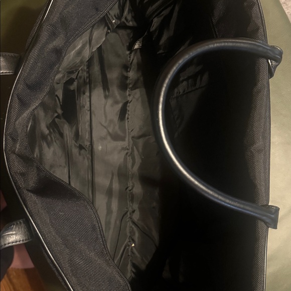 New Hugo Boss Parfums Duffle Bag - Picture 3 of 7